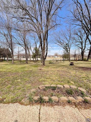 2152 Morningside Dr, Emporia, KS 66801