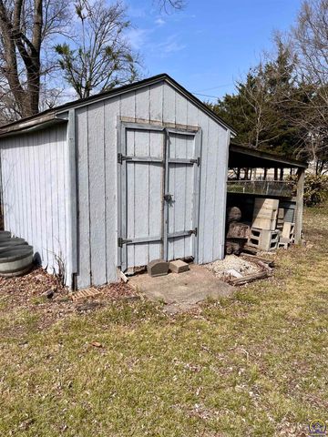 2152 Morningside Dr, Emporia, KS 66801