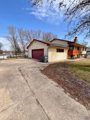 2152 Morningside Dr, Emporia, KS 66801