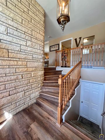 2152 Morningside Dr, Emporia, KS 66801