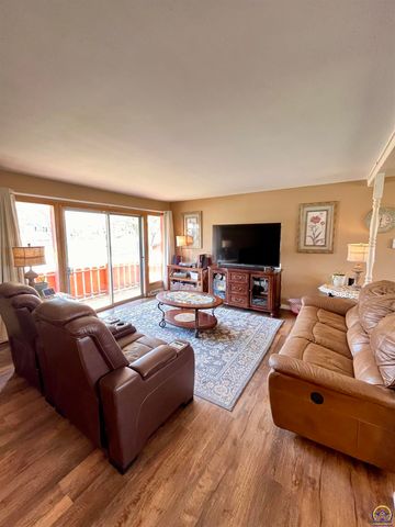 2152 Morningside Dr, Emporia, KS 66801