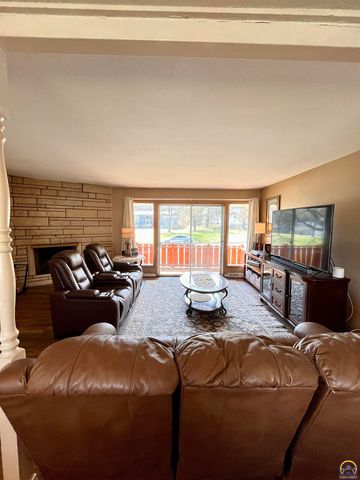 2152 Morningside Dr, Emporia, KS 66801