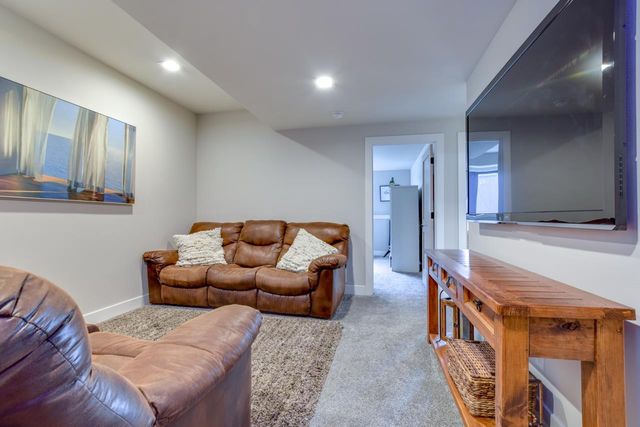 5803 Bellewood Drive, Waunakee, WI 53597