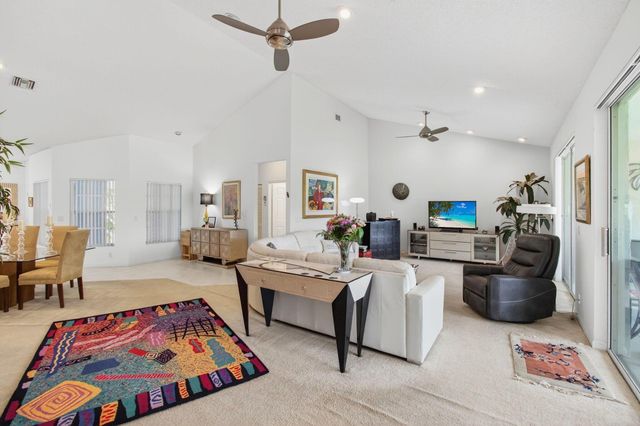 11618 Briarwood Circle 4, Boynton Beach, FL 33437