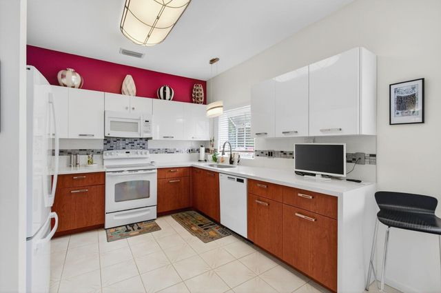 11618 Briarwood Circle 4, Boynton Beach, FL 33437