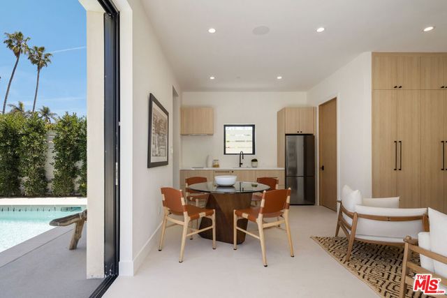 2115 Walnut Avenue, Venice, CA 90291