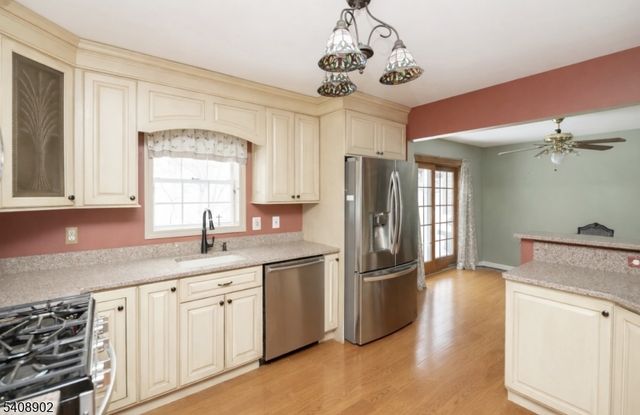 17 River View Drive, Hardwick Twp., NJ 07825