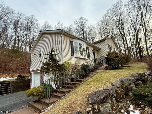 17 River View Drive, Hardwick Twp., NJ 07825