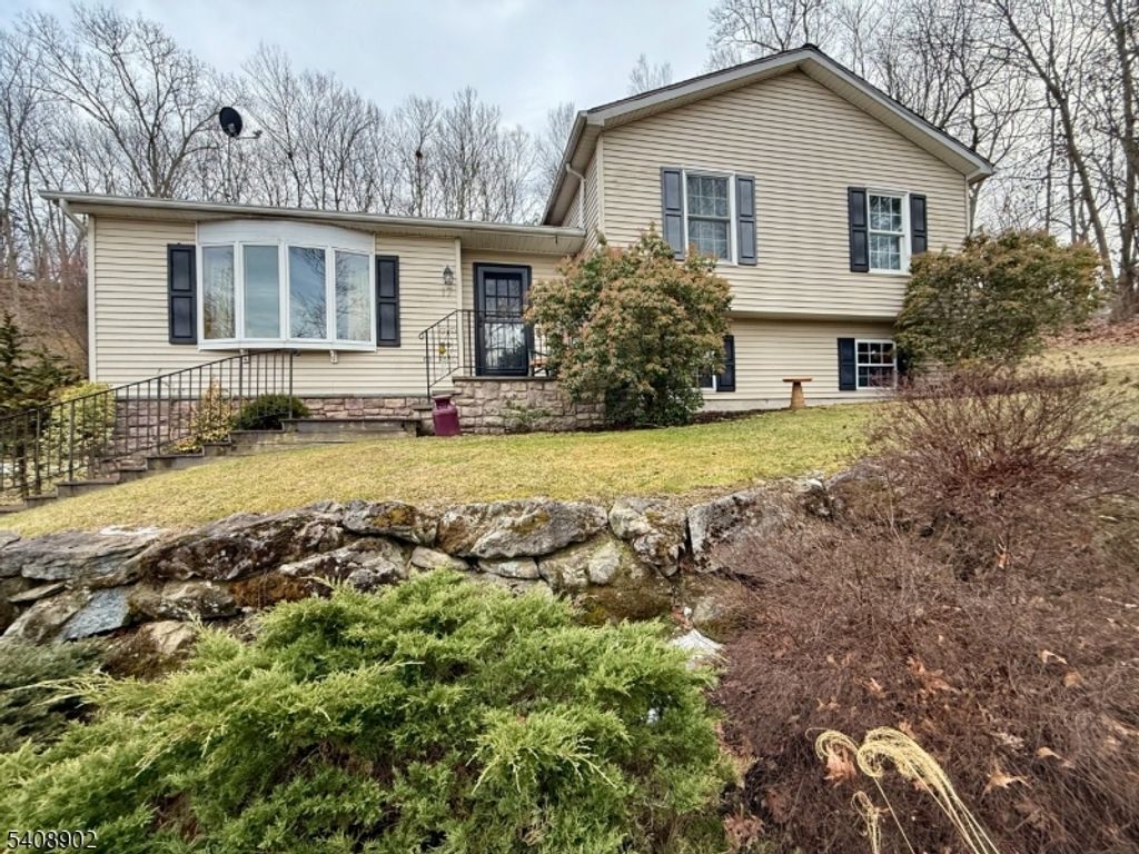 17 River View Drive, Hardwick Twp., NJ 07825