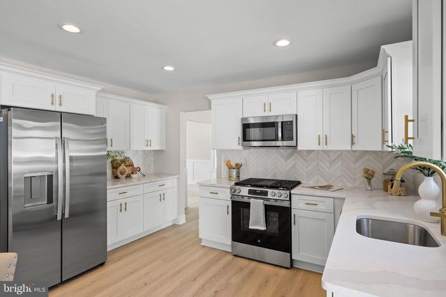 20 ROSE CT, Mount Laurel, NJ 08054