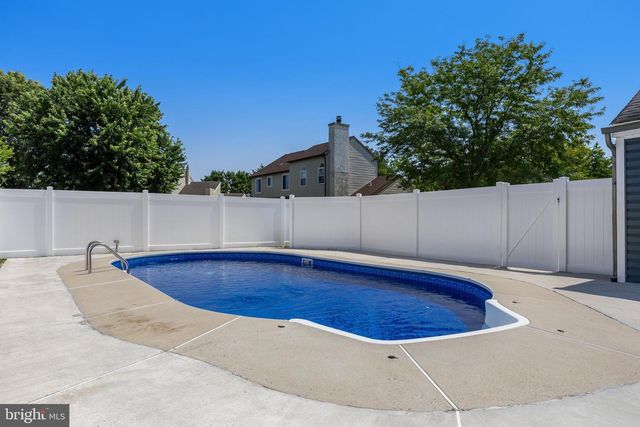 20 ROSE CT, Mount Laurel, NJ 08054