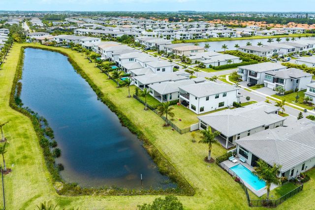 8252 Crystal Downs Avenue, Boca Raton, FL 33434