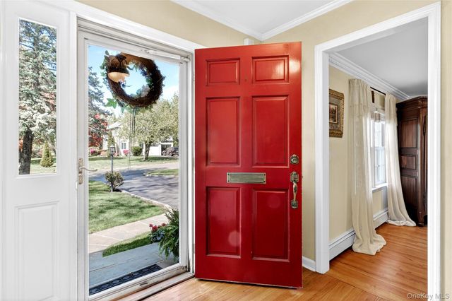 34 Longridge Road, Manhasset, NY 11030