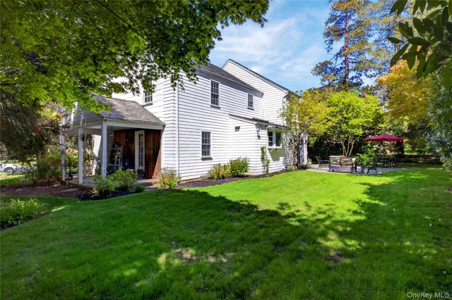 34 Longridge Road, Manhasset, NY 11030