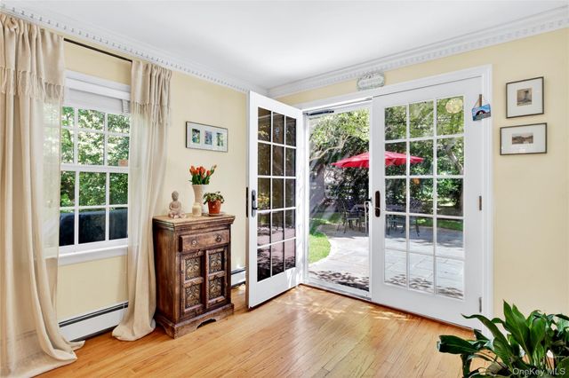 34 Longridge Road, Manhasset, NY 11030