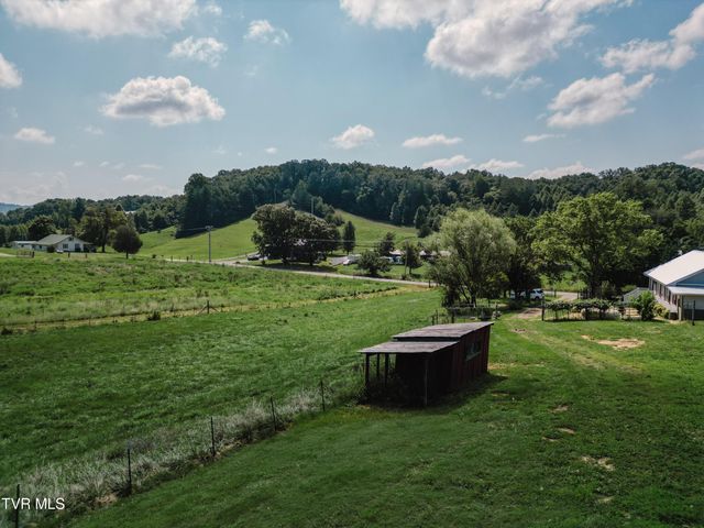 475 Doc Hawkins Road, Greeneville, TN 37745