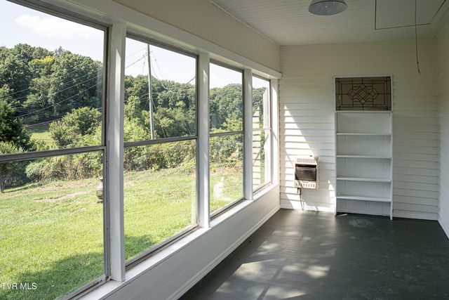 475 Doc Hawkins Road, Greeneville, TN 37745