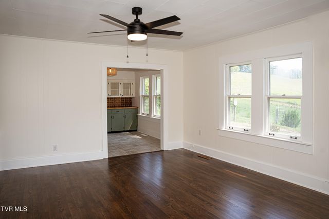 475 Doc Hawkins Road, Greeneville, TN 37745