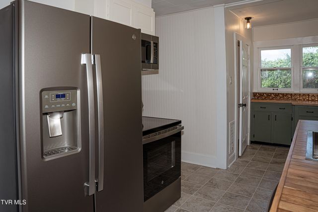 475 Doc Hawkins Road, Greeneville, TN 37745