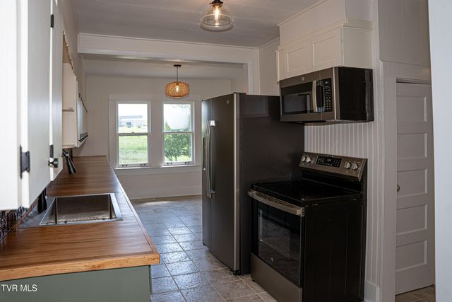 475 Doc Hawkins Road, Greeneville, TN 37745