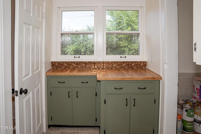 475 Doc Hawkins Road, Greeneville, TN 37745