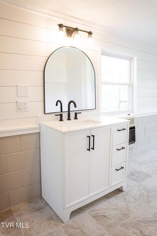 475 Doc Hawkins Road, Greeneville, TN 37745