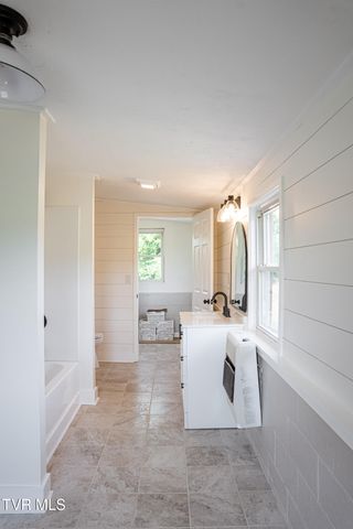 475 Doc Hawkins Road, Greeneville, TN 37745