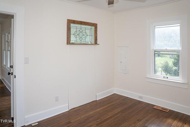 475 Doc Hawkins Road, Greeneville, TN 37745