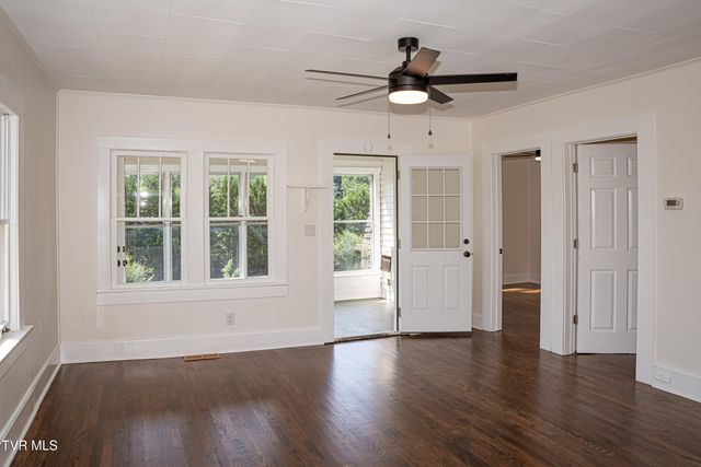 475 Doc Hawkins Road, Greeneville, TN 37745