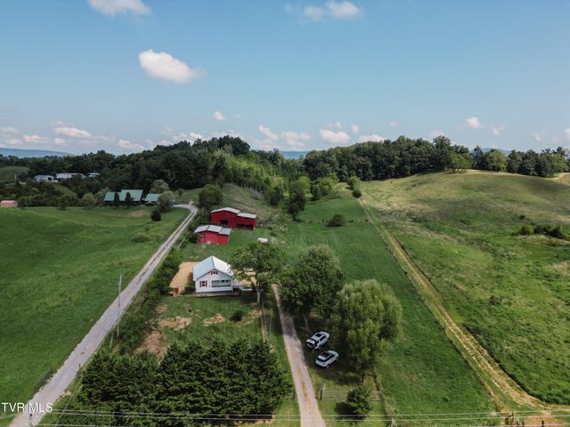 475 Doc Hawkins Road, Greeneville, TN 37745