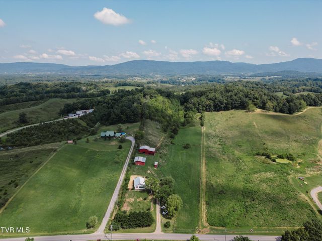 475 Doc Hawkins Road, Greeneville, TN 37745