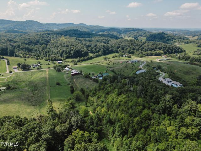 475 Doc Hawkins Road, Greeneville, TN 37745