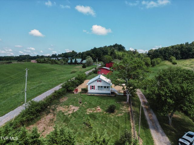 475 Doc Hawkins Road, Greeneville, TN 37745