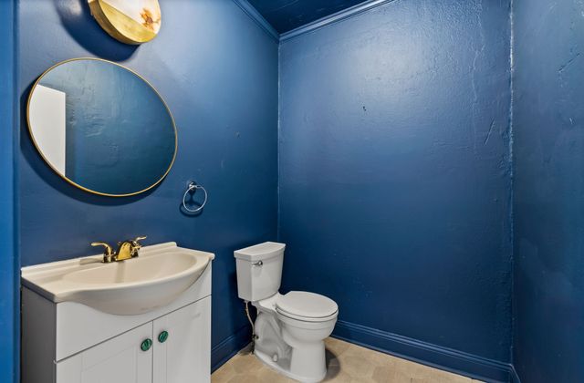 1800 Virginia Place, Fort Worth, TX 76107