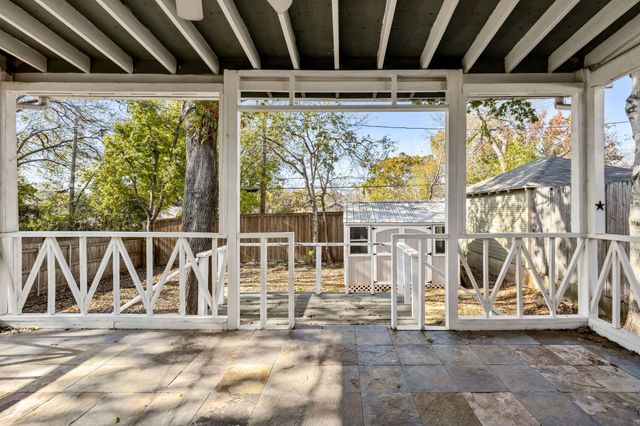 1800 Virginia Place, Fort Worth, TX 76107