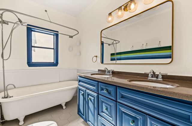 1800 Virginia Place, Fort Worth, TX 76107