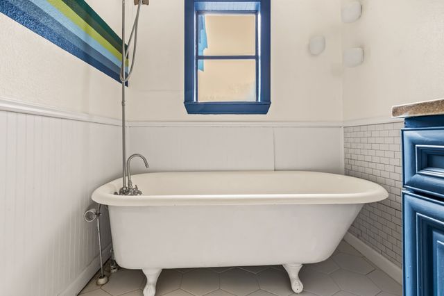 1800 Virginia Place, Fort Worth, TX 76107