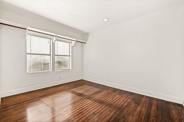 1800 Virginia Place, Fort Worth, TX 76107