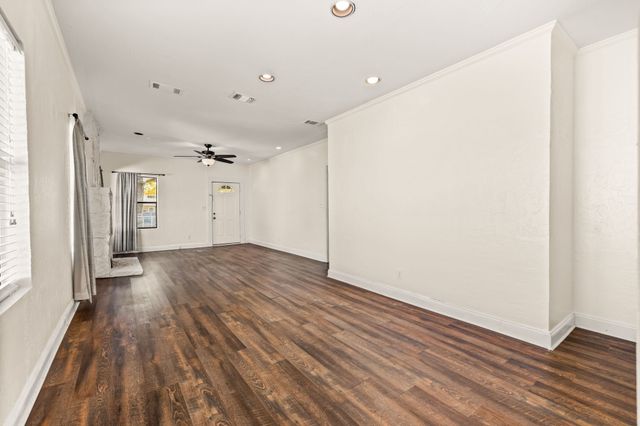 1800 Virginia Place, Fort Worth, TX 76107