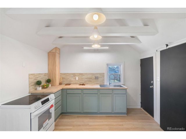 4636 Leaf Ct, Denver, CO 80216