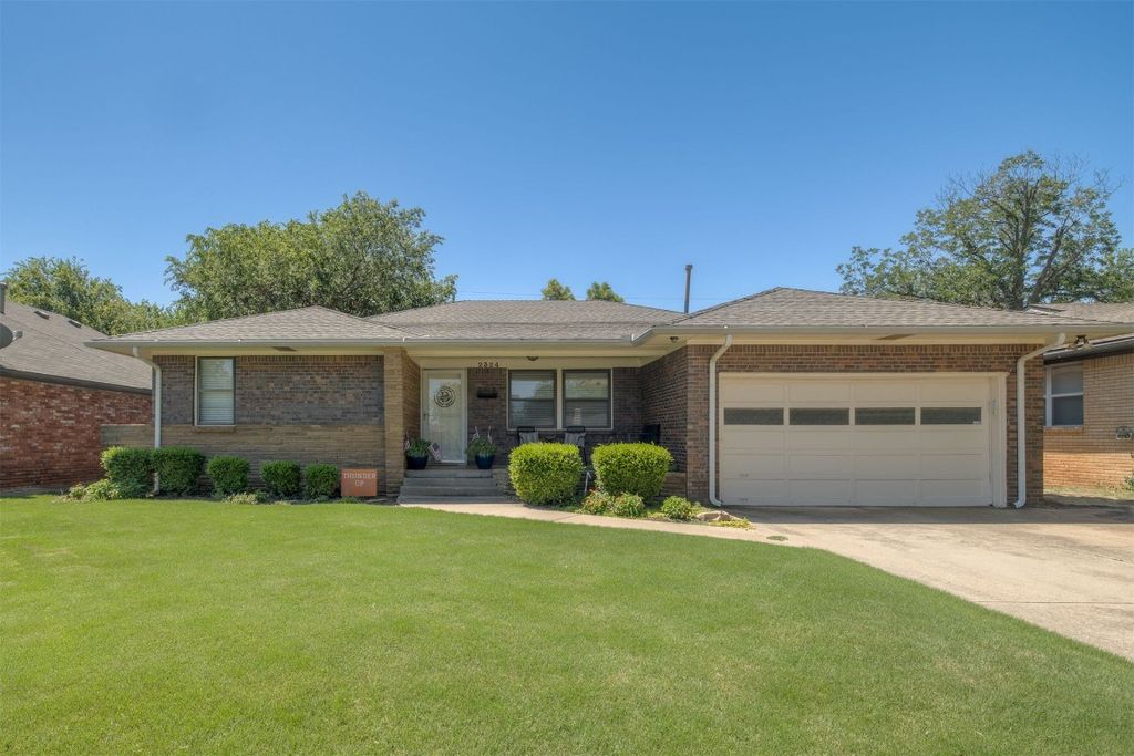 2324 Carlton Way, The Village, OK 73120