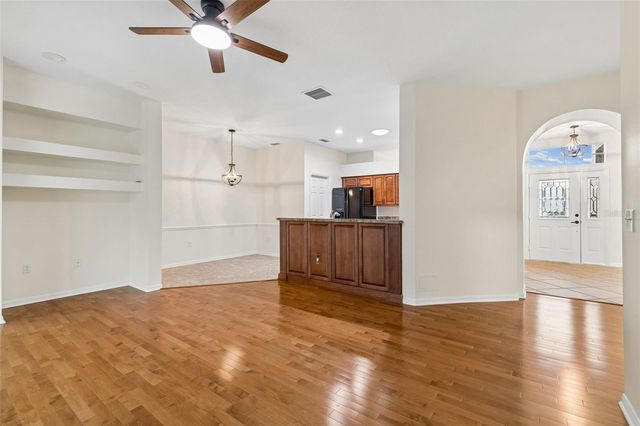 5306 WATERLEAF COURT, Valrico, FL 33596