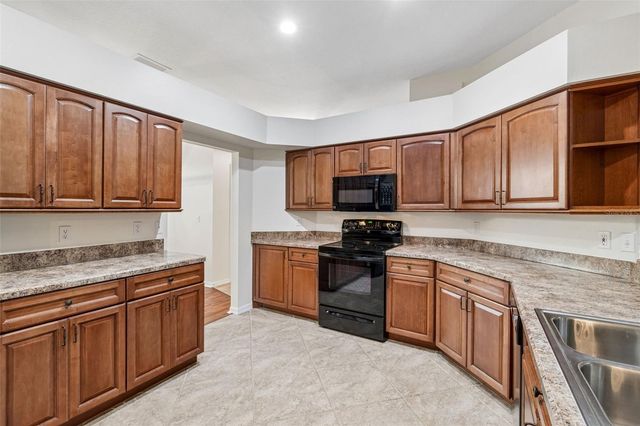 5306 WATERLEAF COURT, Valrico, FL 33596