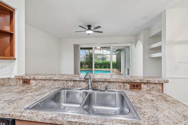 5306 WATERLEAF COURT, Valrico, FL 33596