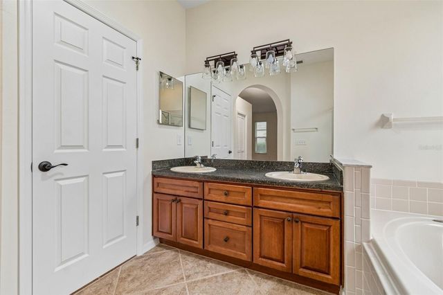 5306 WATERLEAF COURT, Valrico, FL 33596
