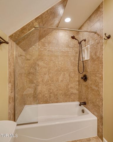 140 Sugarcane Lane, Blountville, TN 37617