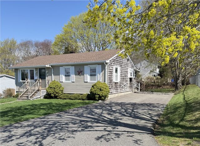 18 John Duggan Road, Tiverton, RI 02878