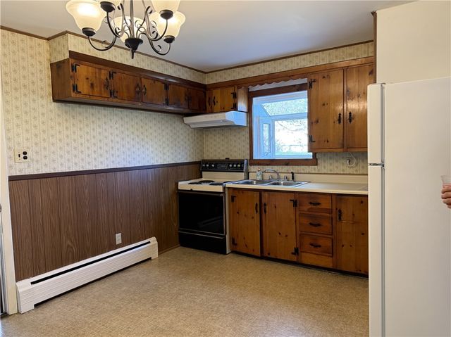 18 John Duggan Road, Tiverton, RI 02878