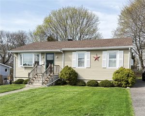 18 John Duggan Road, Tiverton, RI 02878
