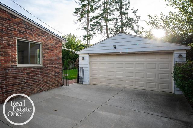 23028 Sanders Street, Saint Clair Shores, MI 48080